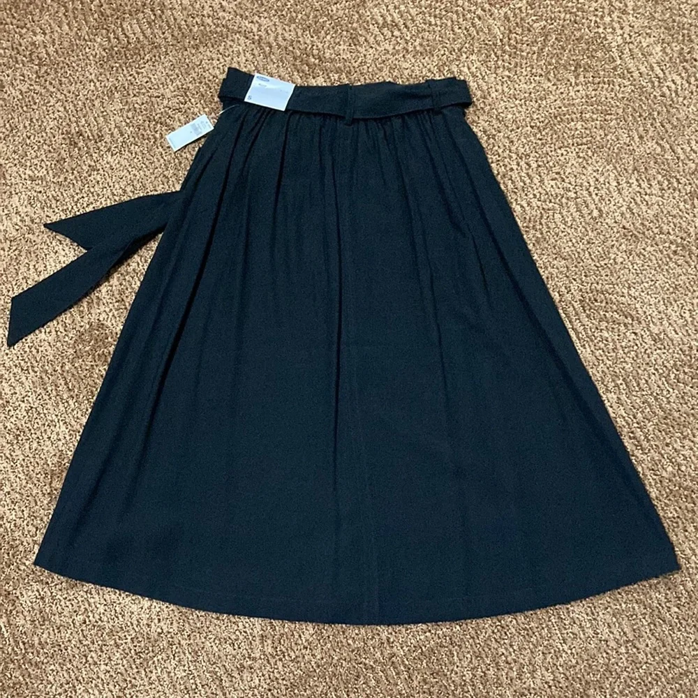 🆕 Black Flare Skirt - Picture 5 of 8